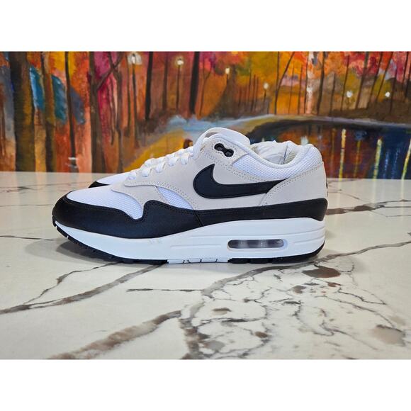 Nike Air Max Essentials Summit White Black Size 8 Men\'s, 9.5 Women\'s FZ 5808-101 main image 5